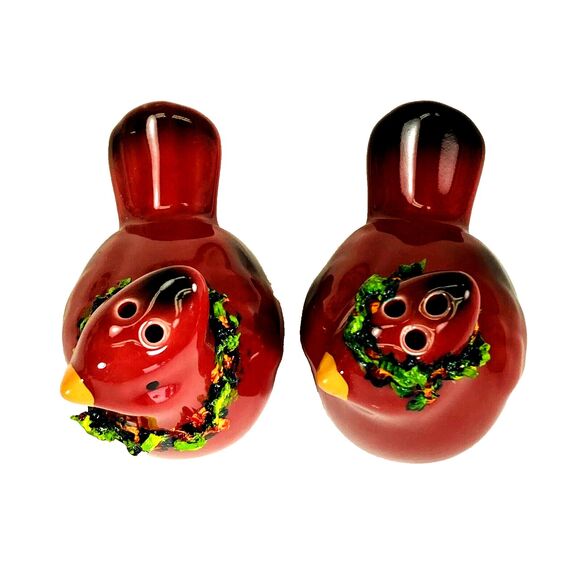 Cardinals NEW Salt and Pepper Shakers Christmas Wreath Ceramic 3 inch Birds - Picture 4 of 16